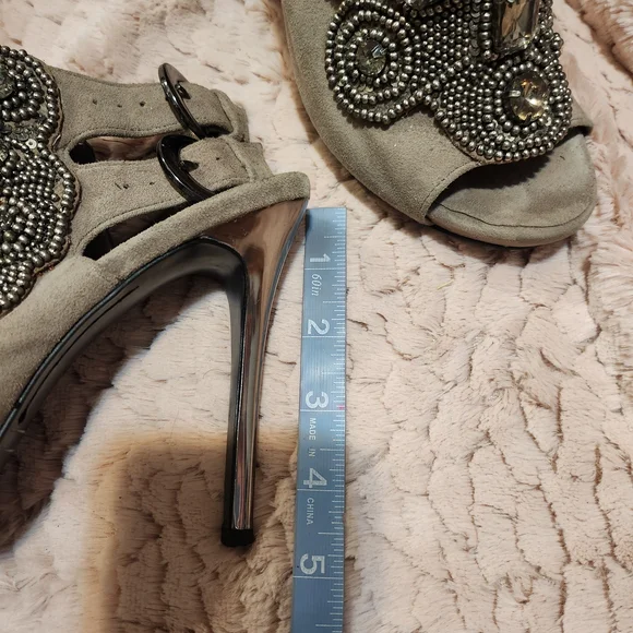 Sam Edelman Tan Heeled Shoes with Artistic Detailing - Picture 8 of 10